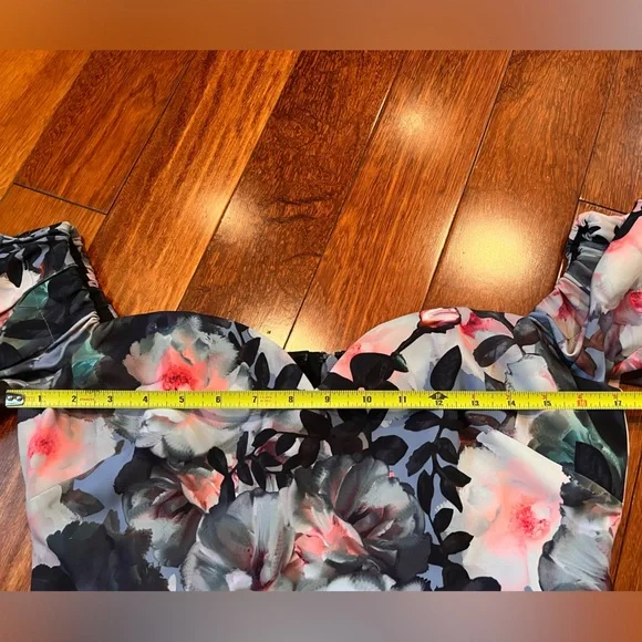 Badgley Mischka corset, floral, knee length, off shoulder dress. - Picture 7 of 8